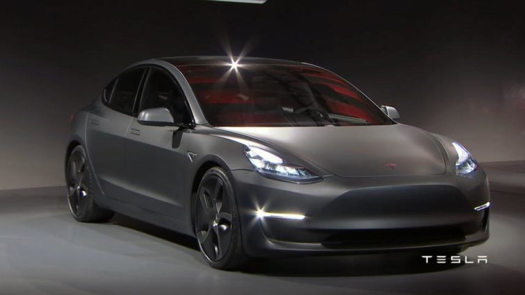 Image 3 : Tesla Model 3 : la voiture électrique pour (presque) tous !