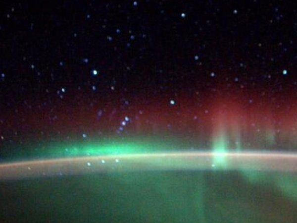Image 1 : Les aurores boréales vues de l'espace et en 4 K