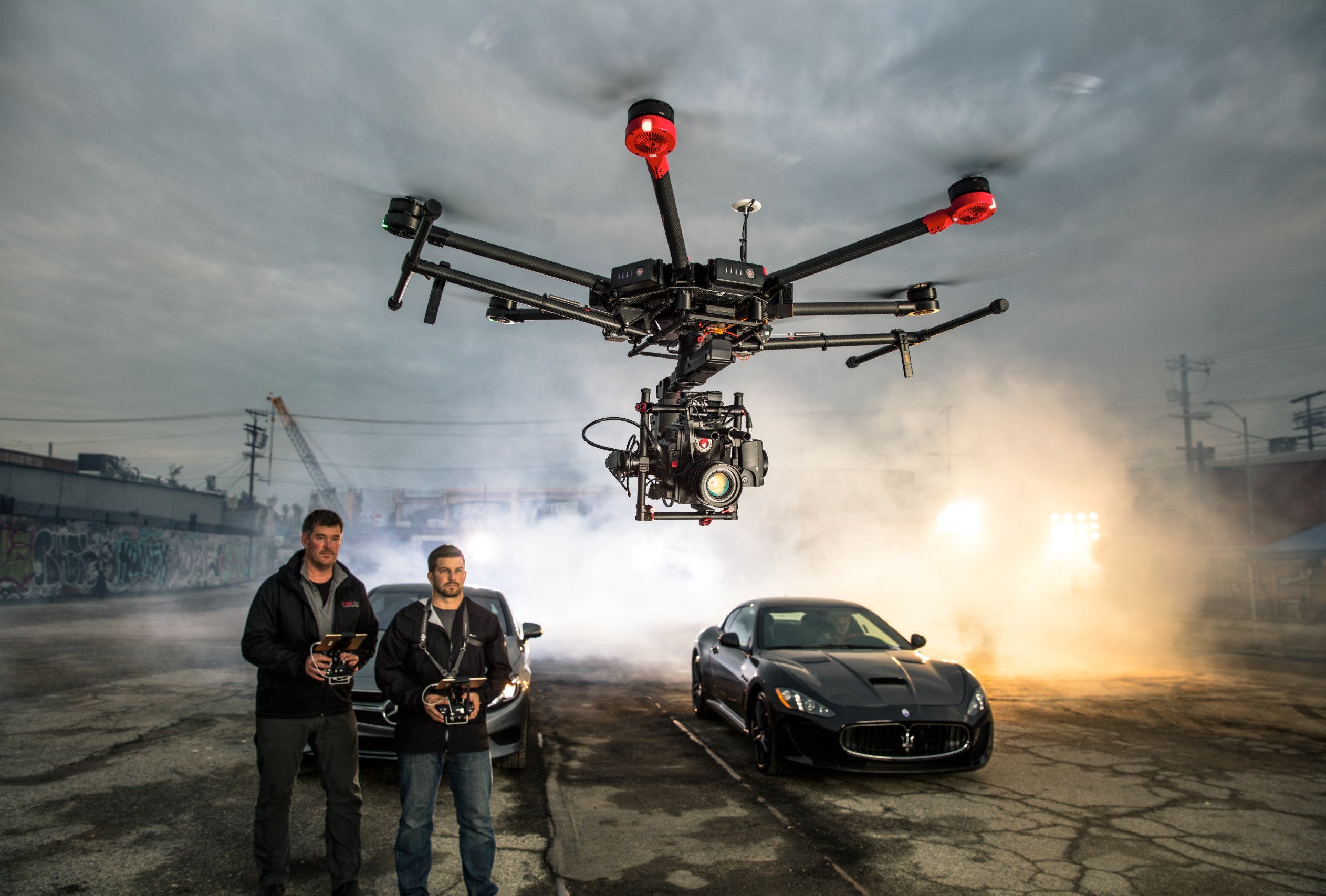 drone et voiture