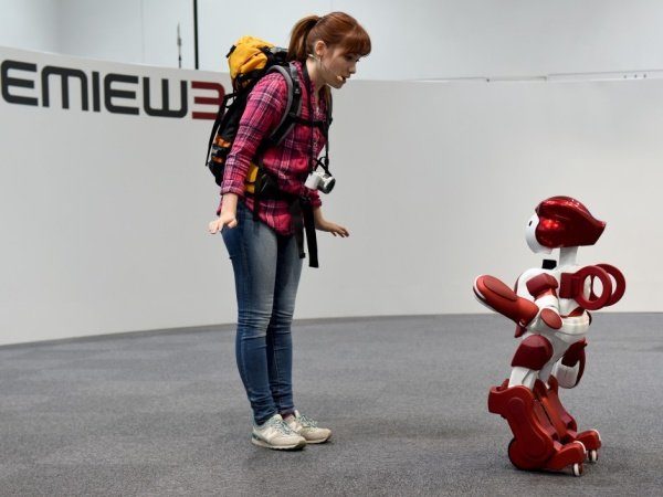 Image 1 : Le nouveau robot d'Hitachi se prépare à accueillir des touristes au Japon