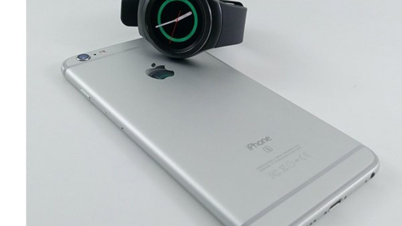 samsung gear s2 and iphone