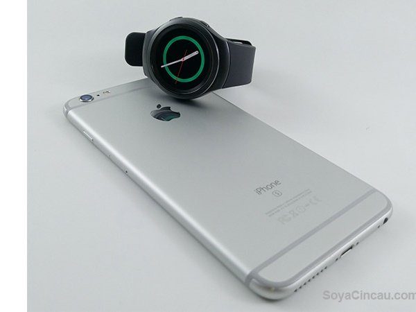 Image 1 : La Samsung Gear S2 bientôt compatible iOS