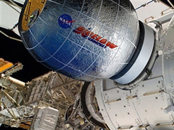 Image 2 : L'ISS installe son bouclier anti-débris