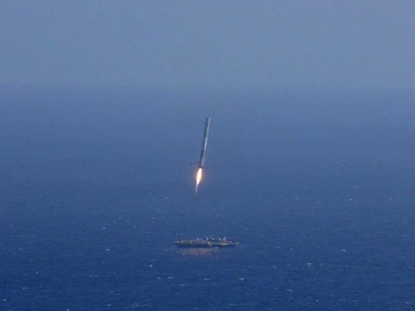 Image 1 : Revivez l'atterrissage du Falcon 9 à 360°