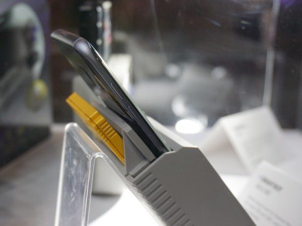 Image 2 : Un adaptateur Game Boy pour smartphones
