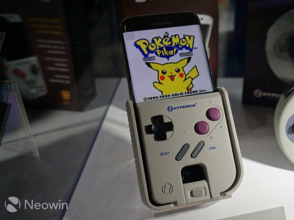Image 1 : Un adaptateur Game Boy pour smartphones