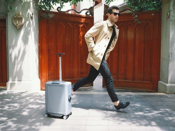 Image 1 : Cowarobot : la valise autonome qui vous suit partout