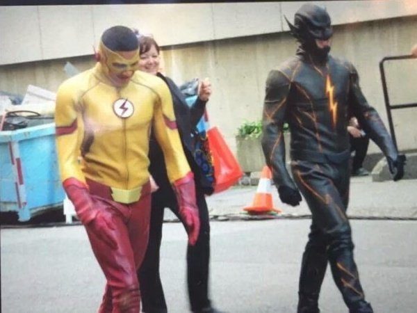 Image 2 : The Flash saison 3 : Wally West en kid flash