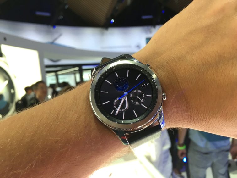 Image 1 : [IFA 2016] Samsung lance sa nouvelle montre connectée : la Gear S3