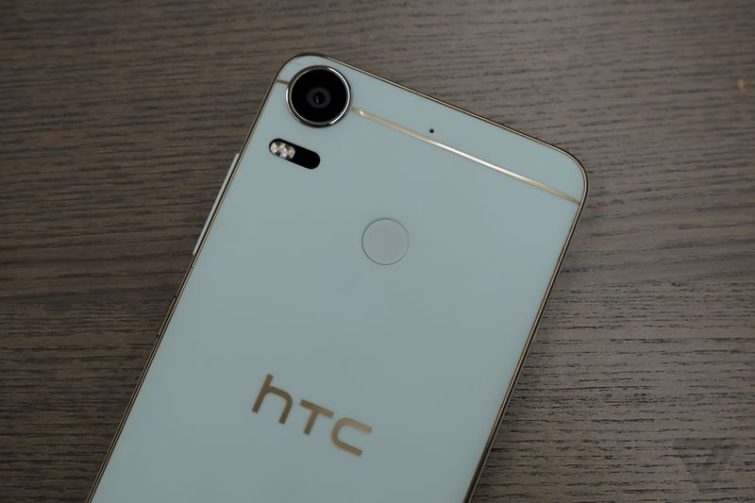 Image 2 : HTC Desire 10 : un smartphone milieu de gamme au design soigné