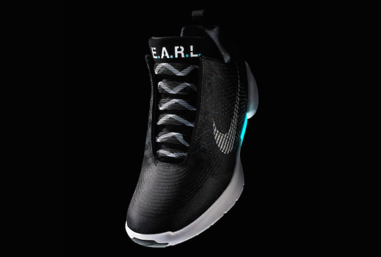 Image 1 : Les chaussures auto-laçantes de Nike sortent le 28 novembre