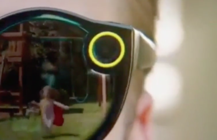Image 3 : Snapchat lance « Spectacles », des lunettes de soleil connectées