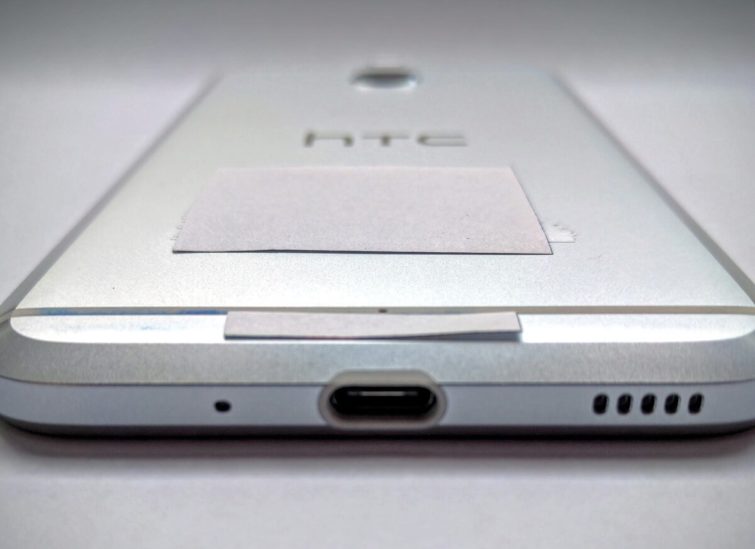 Image 2 : HTC Bolt : un nouveau smartphone sans prise jack ?