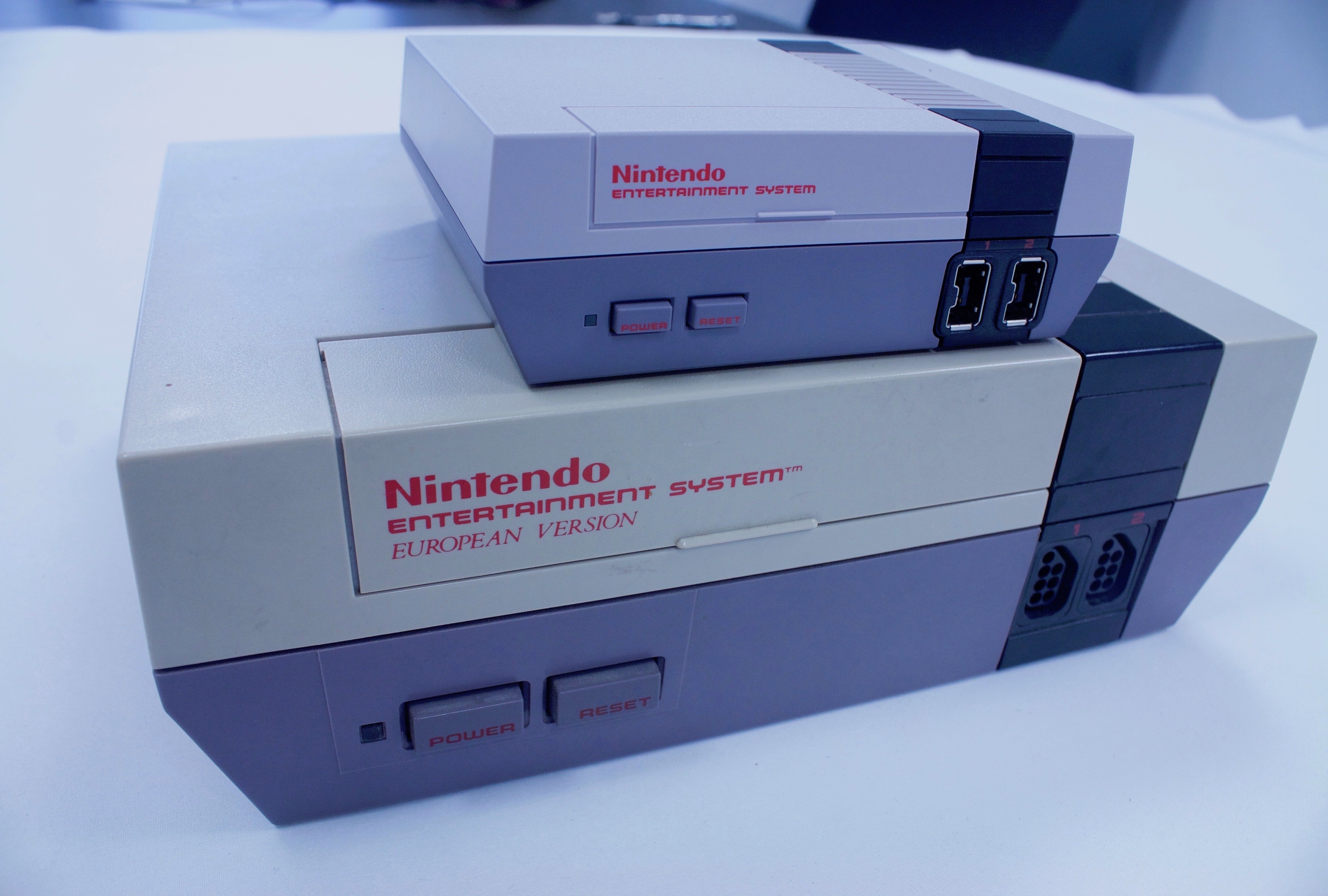 Image à la une de NES vs NES Classic Mini : le match