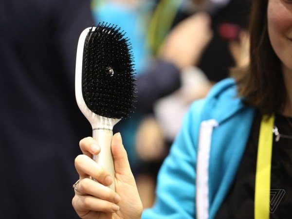 Image 1 : [CES] Withings et L’Oréal lancent une brosse à cheveux connectée