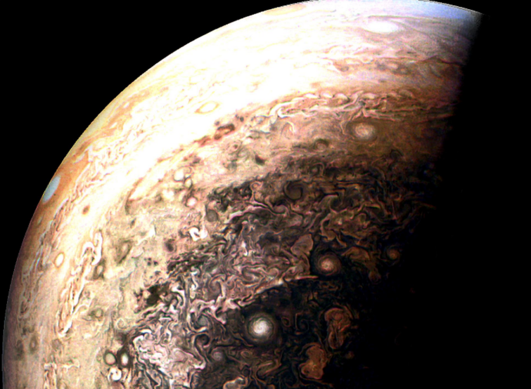 Image 2 : La sonde Juno livre des photos impressionnantes de Jupiter