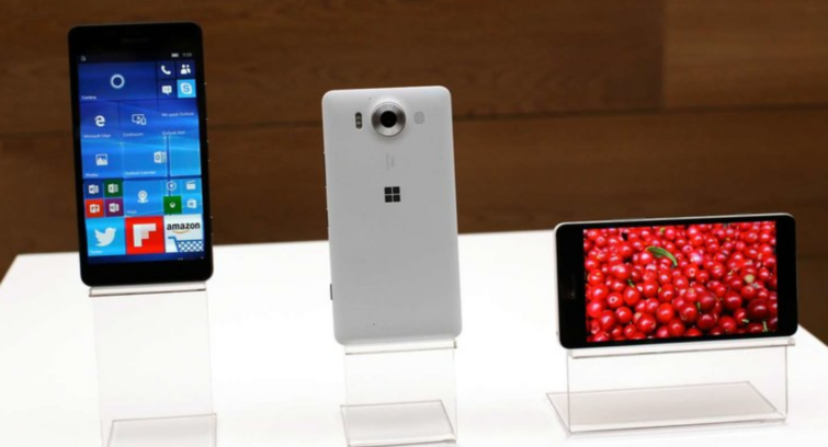 Image 1 : Le Surface Phone de Microsoft pourrait faire office de vidéoprojecteur