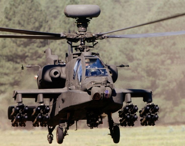 Image 1 : L’armée américaine réussit un tir au laser depuis un hélicoptère