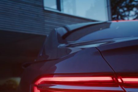 Image 1 : Audi tease son A8 : la voiture qui se gare toute seule