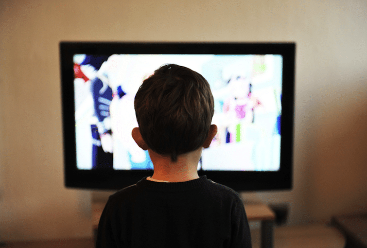 Image 1 : Enfants devant les écrans : un enjeu de santé publique pour les médecins et les professionnels