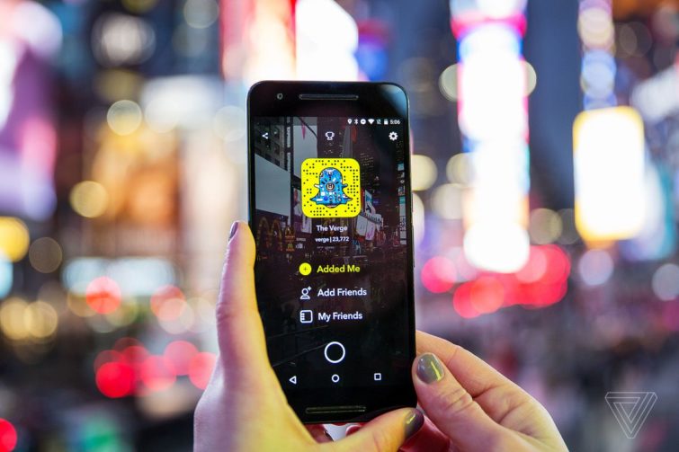 Image 1 : Snapchat vous laisse enregistrer jusqu’à 6 snap vidéos d’un coup