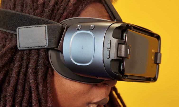 Casque Samsung Gear VR + contrôleur - Casque-VR-smartphone