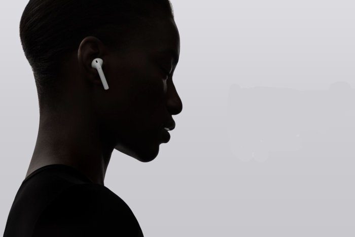 Image 1 : Apple : les Airpods dominent outrageusement le marché des écouteurs sans fils