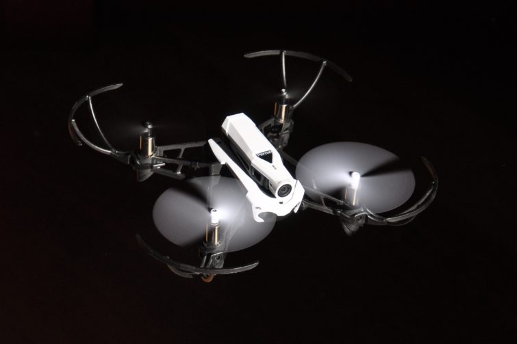 Image 9 : Drone de course : faut-il craquer pour le Mambo FPV de Parrot ?