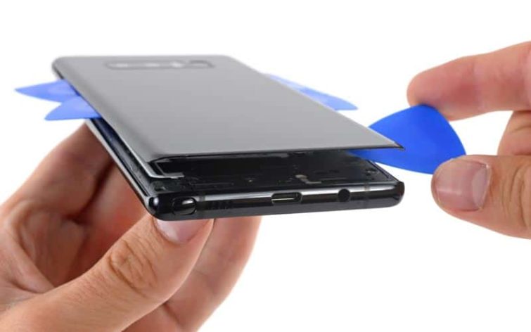 Image 1 : Samsung Galaxy Note 8 : iFixit l'a démonté et il n'a pas explosé !