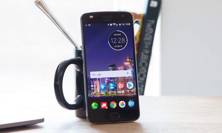 Image 3 : [Test] Moto Z2 Play : que vaut le nouveau smartphone modulaire de Motorola ?