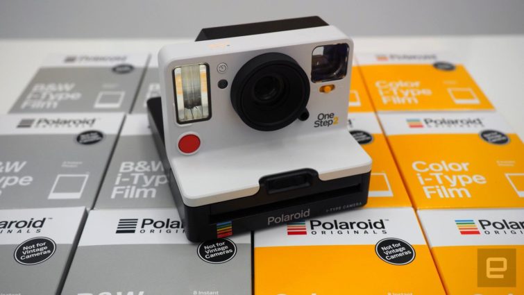 Image 1 : One Step 2 : Polaroid revient avec un nouvel appareil photo instantané