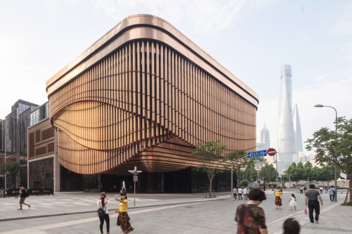 Image 1 : A Shanghai, la façade du théâtre bouge constamment
