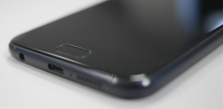 Image 4 : [Test] Zenfone 4 : faut-il craquer pour le smartphone milieu de gamme d'Asus ?