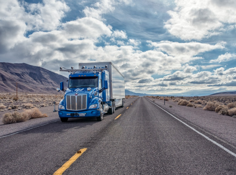 Image 1 : Des camions autonomes circulent sur les routes californiennes