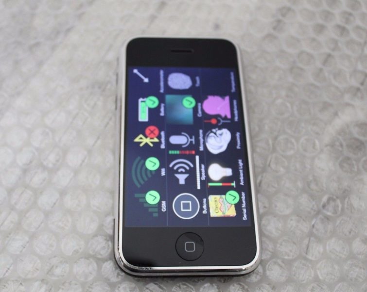 Image 2 : iPhone Edge : un prototype à vendre aux enchères