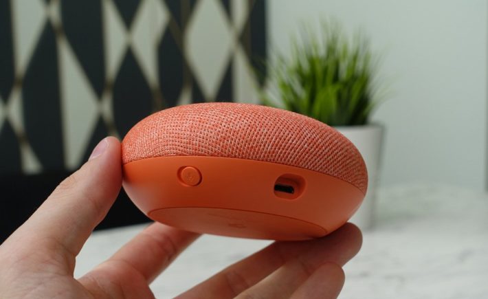 Image 1 : Le Google Home Mini part en vrille lorsqu'on pousse le son à fond