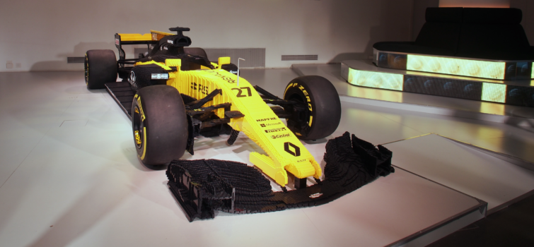 Image 1 : LEGO reproduit une F1 Renault à l'échelle 1:1