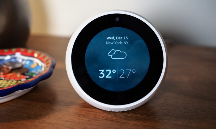 Test de l' Echo Spot : Alexa dans un écran de verdure