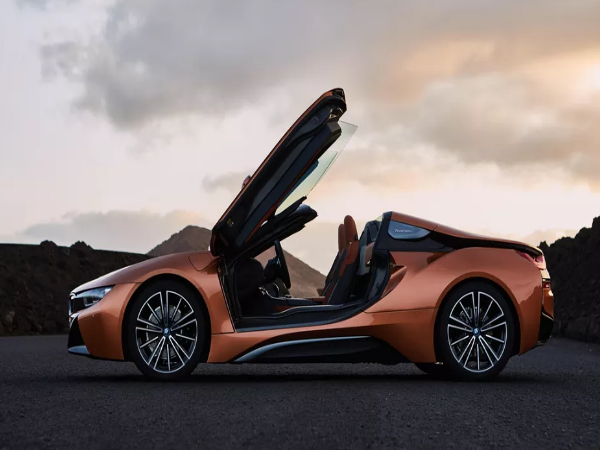 Image 3 : Roadster ou Coupé : la nouvelle BMW i8 a de sacrés arguments