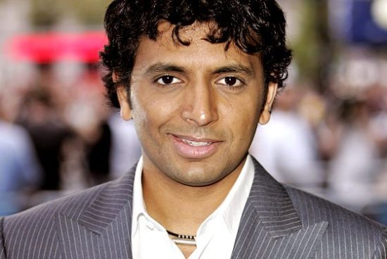 Image 1 : Apple se paie les services de M.Night Shyamalan