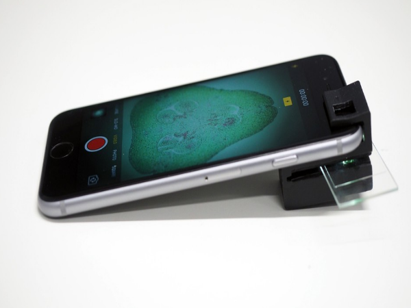 Image 1 : Cet accessoire imprimé en 3D transforme votre capteur photo en microscope