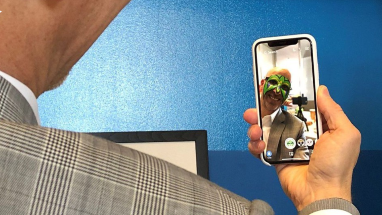 Image 1 : Snapchat propose des filtres selfie optimisés pour l’IPhone X