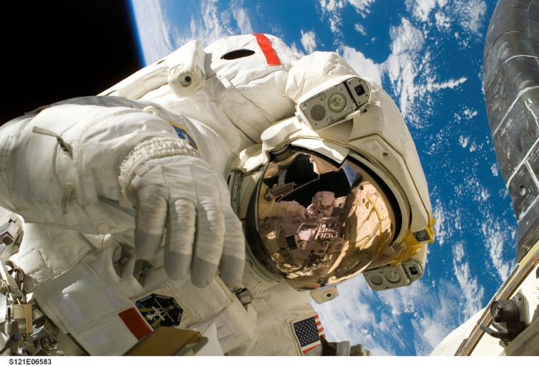 Image 1 : Epic fail des étoiles : partir dans l'Espace, oublier la carte SD de sa GoPro sur Terre