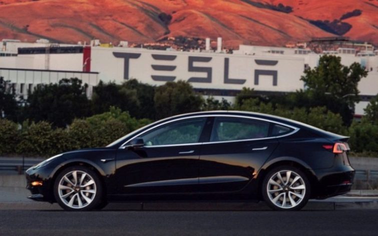 Image 1 : Consumer Reports change d'avis sur la Tesla Model 3