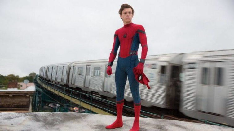 Image 1 : Spider-Man Homecoming 2 : on change les costumes !