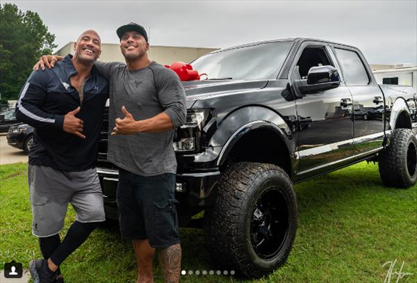  The rock  est un grand fan de  sa doublure