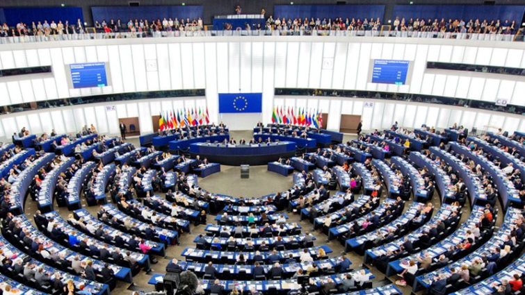 Image 1 : Droit d’auteur : le parlement européen adopte la directive qui risque de tout changer