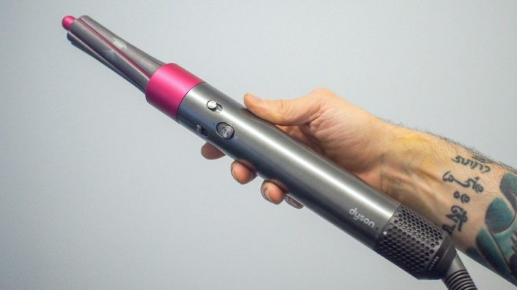 Image 1 : Dyson se lance dans les lisseurs à cheveux, la technologie en plus
