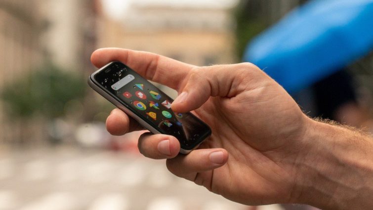 Image 3 : Palm lance un smartphone pour déconnecter