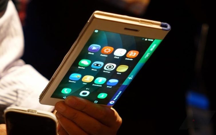 Image 1 : Pliable et 5G : Huawei tease son prochain smartphone